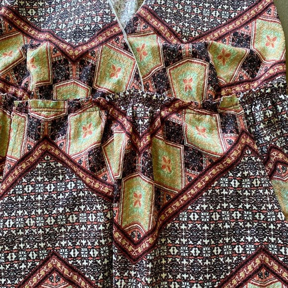 Buckle Daytrip Bohemian Babydoll Paisley Cami Tank Top - Picture 5 of 13